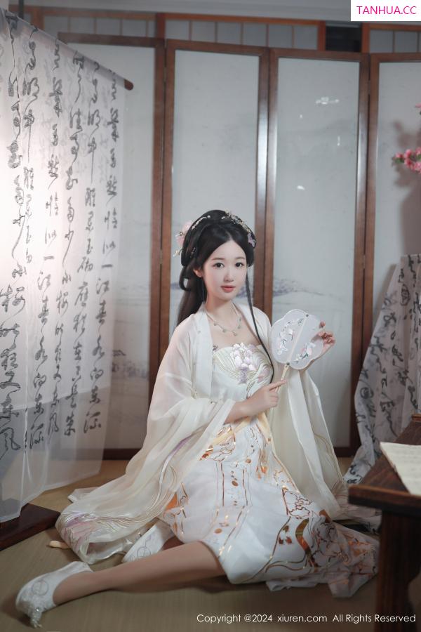 唐安琪  [XiuRen]高清写真图 2024.07.22 No.8898 唐安琪 丝袜美腿第4张图片